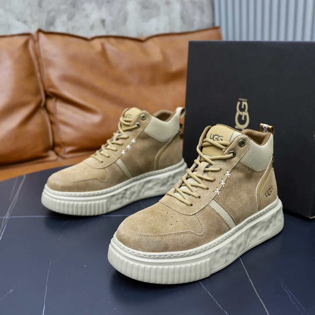 Ex-factory price: 620💰Thick wool imported from Australia Brand: UGG genuine purchase Size: 39-44 Grade: Official website 1:1 Material: First layer of genuine leather waterproof and antifreeze upper Real wool lining Original non-slip soft wear-resistant outsole Style category: Men's casual shoes Trendy style Comfortable on the feet Color: Official website color synchronization
